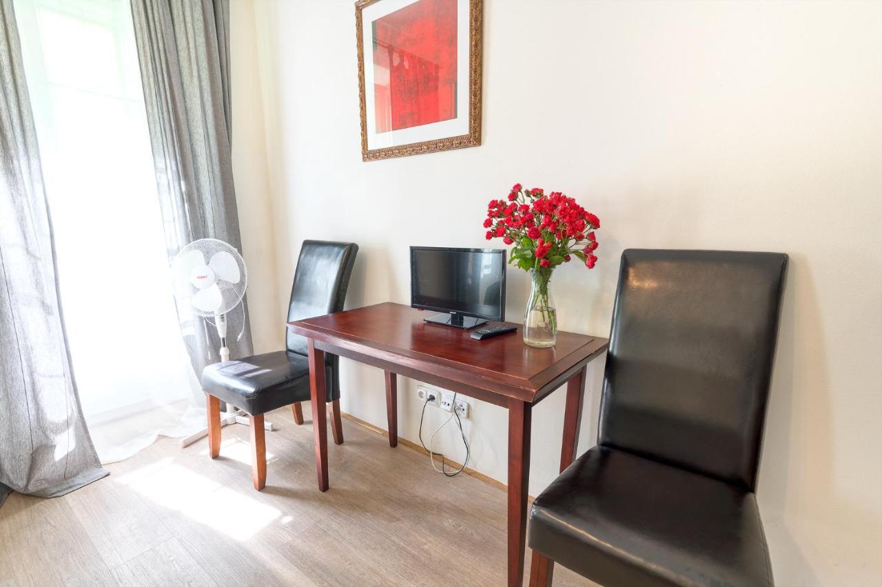 Nobles Apartments Прага Экстерьер фото