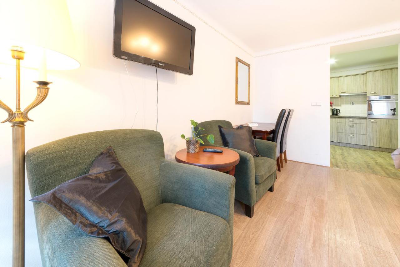 Nobles Apartments Прага Экстерьер фото
