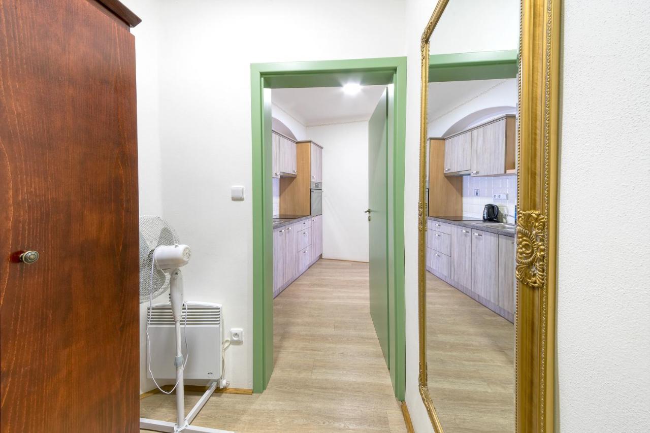 Nobles Apartments Прага Экстерьер фото