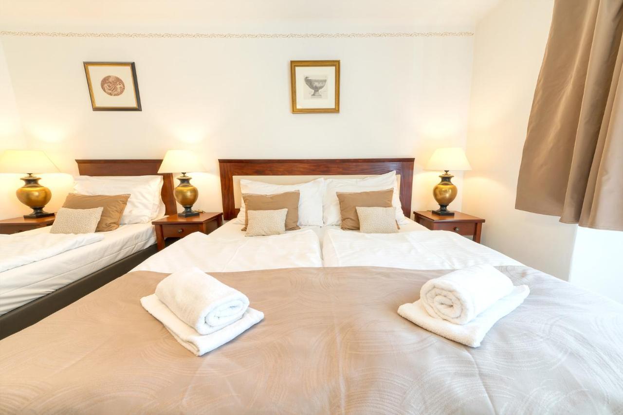 Nobles Apartments Прага Экстерьер фото