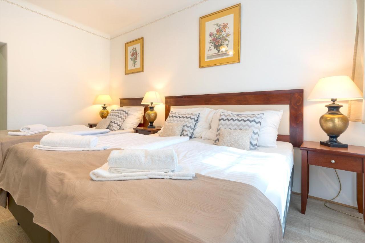 Nobles Apartments Прага Экстерьер фото