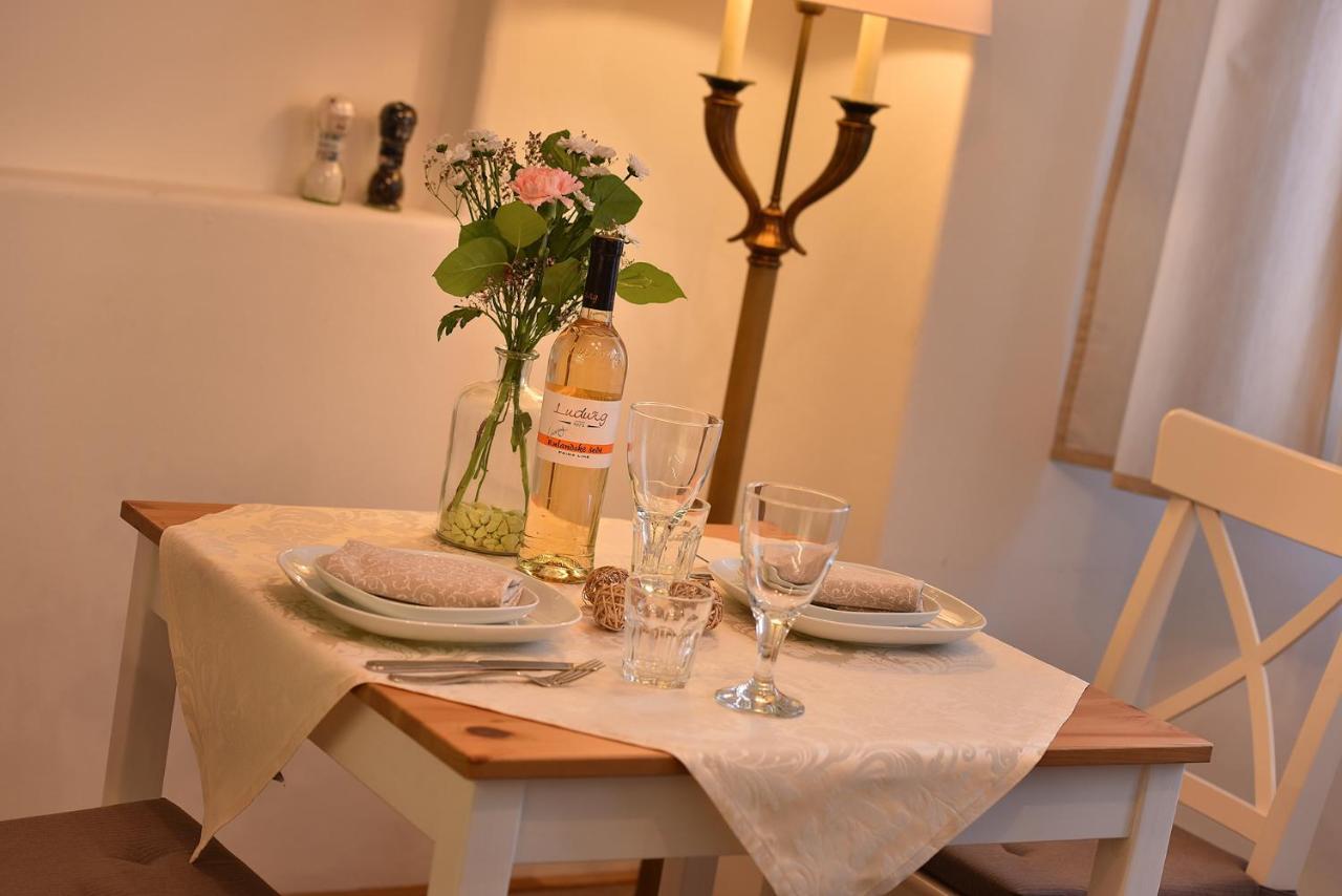 Nobles Apartments Прага Экстерьер фото
